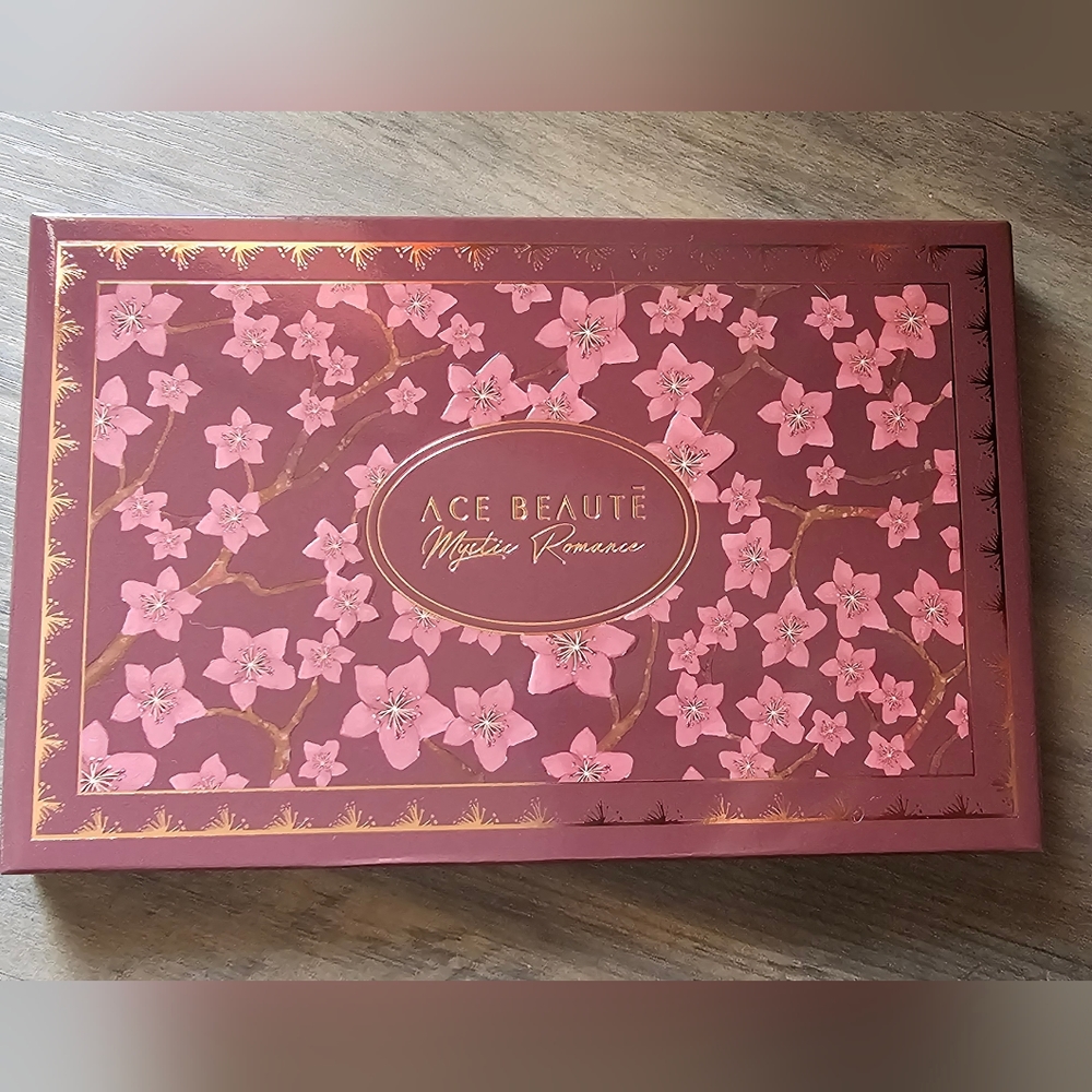 Ace Beautē Eyeshadow Palette